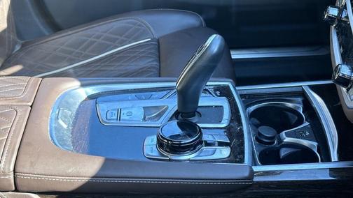 2022 BMW 750 i xDrive