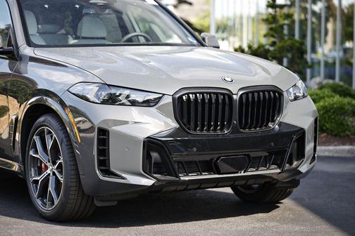 Dravit Grey Metallic 2026 BMW X5 xDrive50e