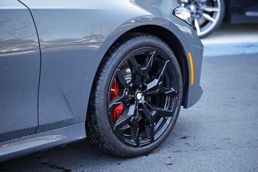 2026 BMW 330 i xDrive