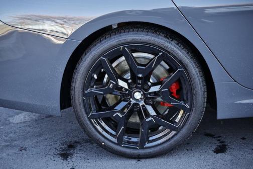 2026 BMW 330 i xDrive