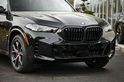 Black Sapphire Metallic 2026 BMW X5 xDrive50e
