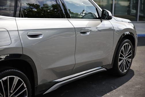 Space Silver Metallic 2025 BMW X1 xDrive28i