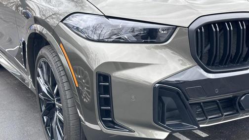 2025 BMW X5 M60i