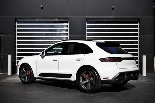 2023 Porsche Macan S