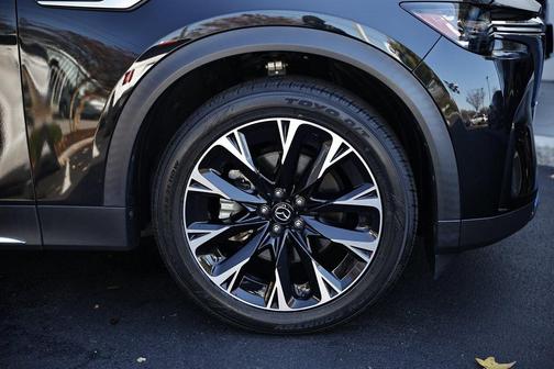 2024 Mazda CX-90 PHEV Premium Plus