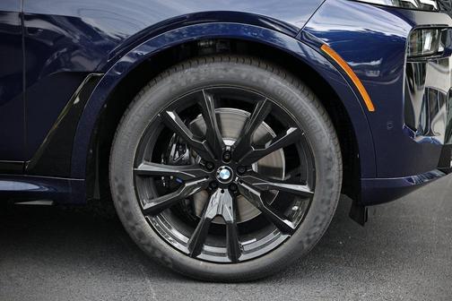 2026 BMW X7 M60i