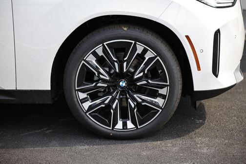 Mineral White Metallic 2026 BMW X3 30 xDrive