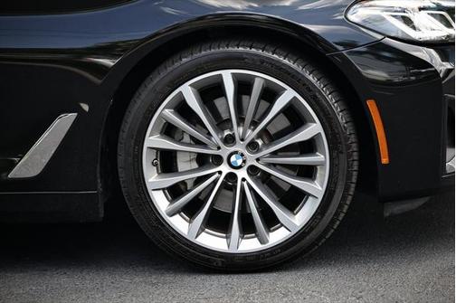 2022 BMW 530 530i