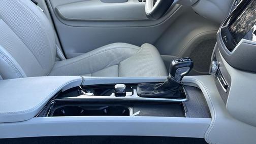 2022 Volvo XC90 T6 Inscription