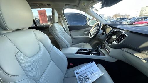 2022 Volvo XC90 T6 Inscription