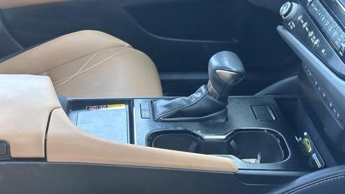 2023 Lexus ES 300h Ultra Luxury