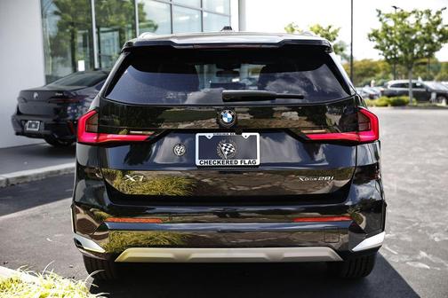 Black Sapphire Metallic 2025 BMW X1 xDrive28i