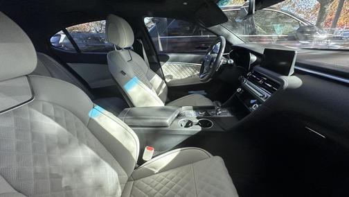 2024 Genesis G70 3.3T Sport Advanced