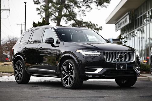 2023 Volvo XC90 B5 Plus
