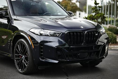 2024 BMW X5 M60i
