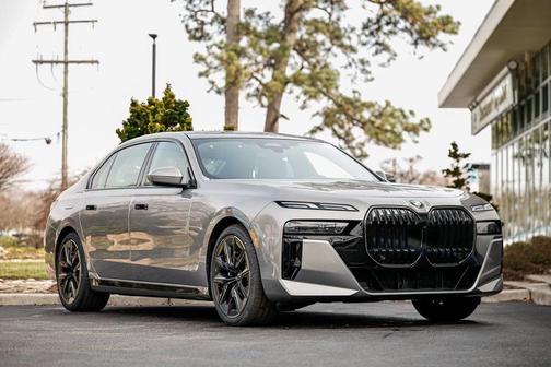 2026 BMW 740 i