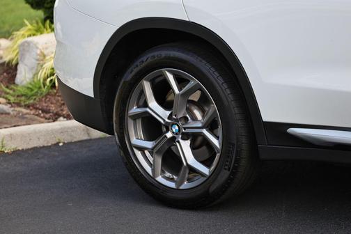 Alpine White 2023 BMW X3 sDrive30i