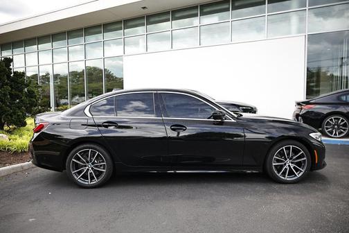 Black Sapphire Metallic 2019 BMW 330 330i