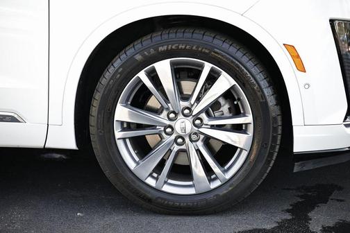 2024 Cadillac XT6 Premium Luxury FWD