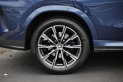 2023 BMW X6 xDrive40i