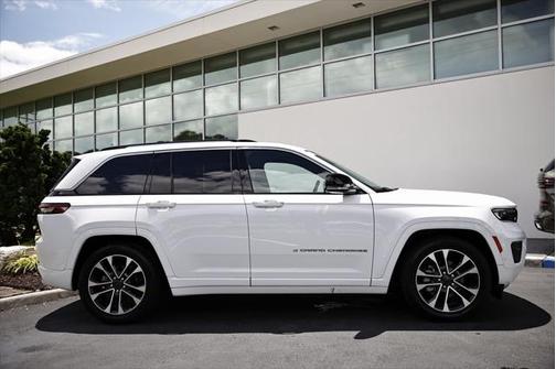 2022 Jeep Grand Cherokee Overland