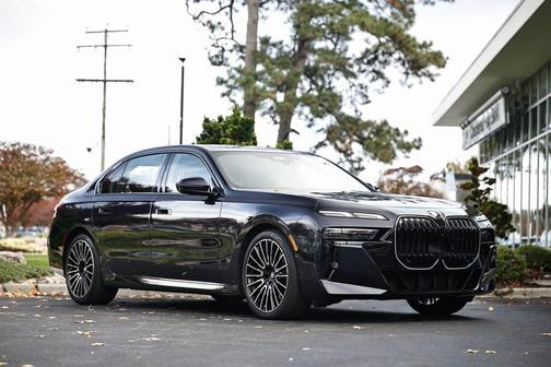 2025 BMW 740 740i