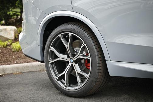 Brooklyn Grey Metallic 2026 BMW X5 xDrive50e