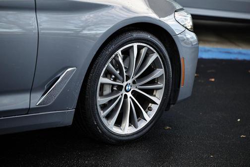 2023 BMW 530 530i xDrive