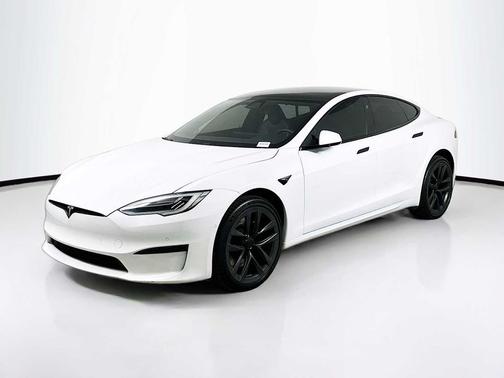 Pearl White Multi-Coat 2021 Tesla Model S Plaid