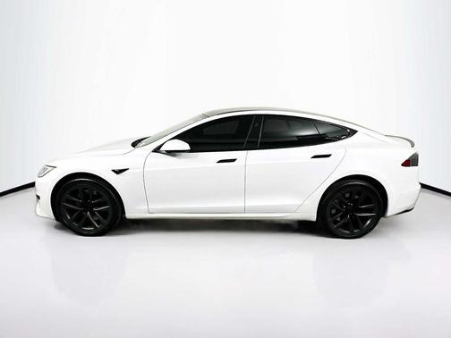 Pearl White Multi-Coat 2021 Tesla Model S Plaid