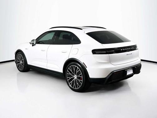2025 Porsche Macan 4S
