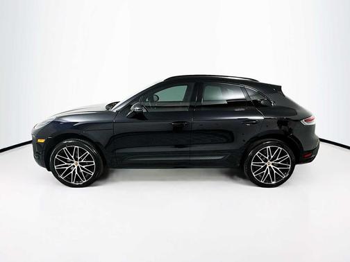 2026 Porsche Macan AWD