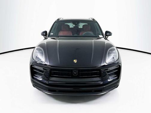 JET BLK MET 2026 Porsche Macan Macan