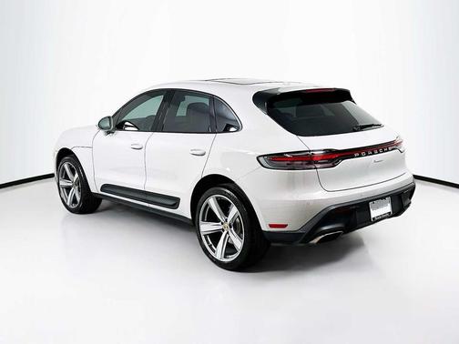 2025 Porsche Macan AWD