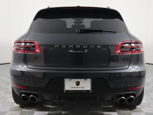 Photo 5 of 29 of 2018 Porsche Macan S