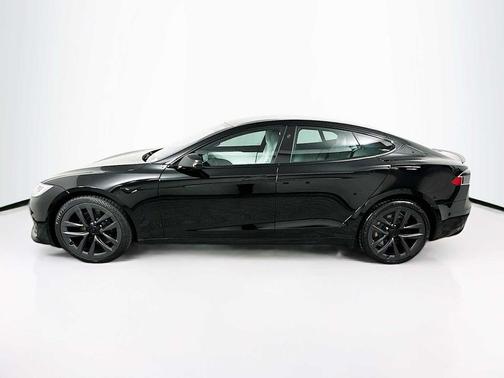 Solid Black 2022 Tesla Model S Plaid