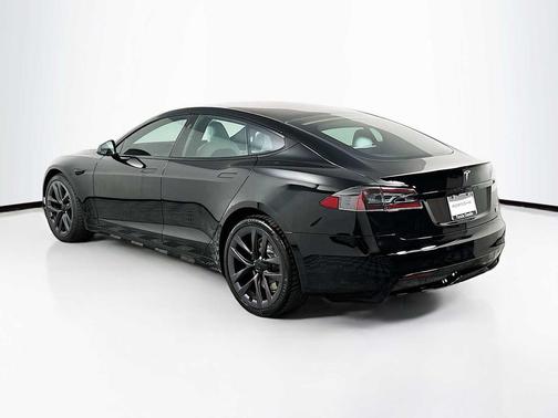 Solid Black 2022 Tesla Model S Plaid