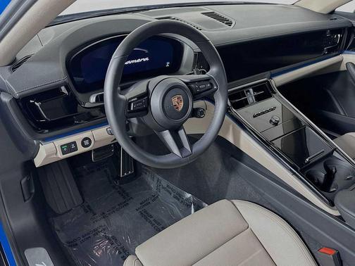 2025 Porsche Panamera 