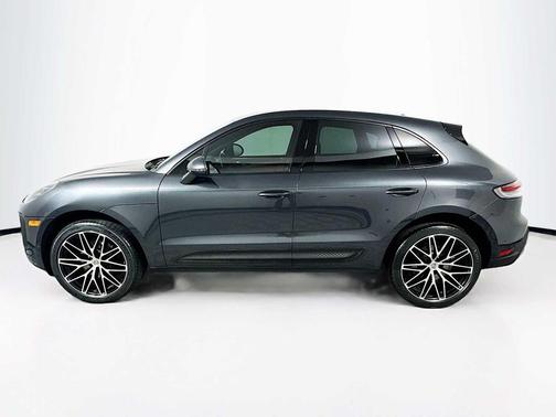 2022 Porsche Macan AWD