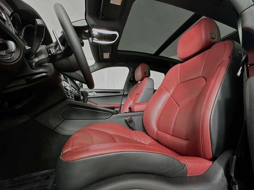 2023 Porsche Macan S
