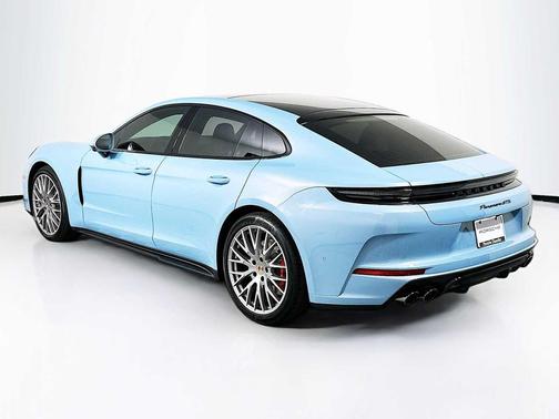 2026 Porsche Panamera GTS