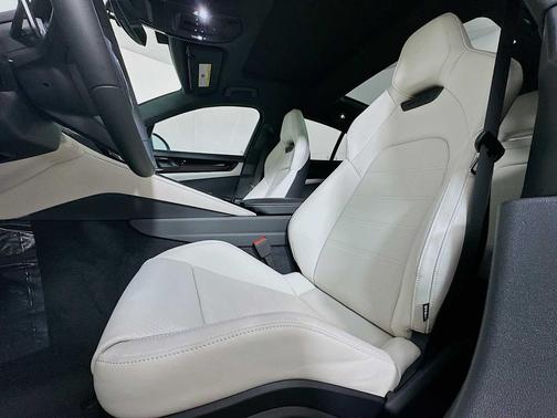 2026 Porsche Panamera GTS