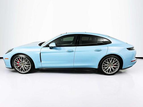 2026 Porsche Panamera GTS