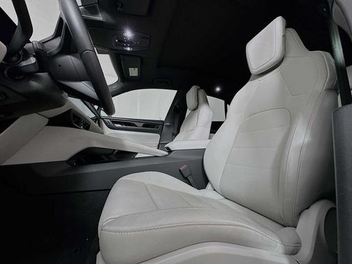 2025 Porsche Macan 4S