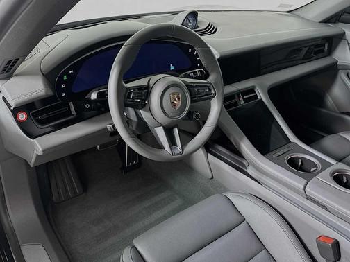 2025 Porsche Taycan RWD