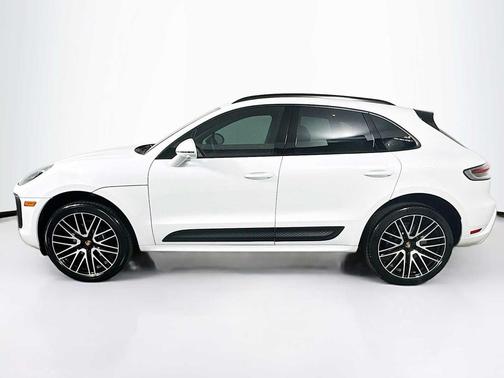 2026 Porsche Macan AWD