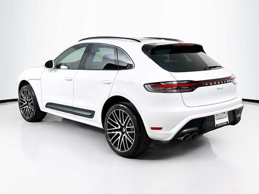 2026 Porsche Macan AWD