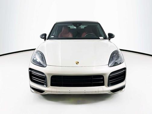 Chalk 2022 Porsche Cayenne GTS