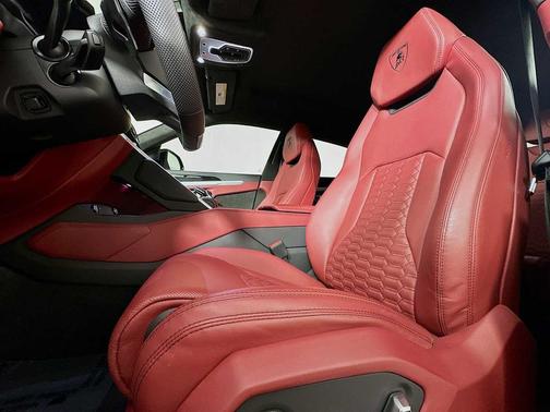 2022 Lamborghini Urus AWD