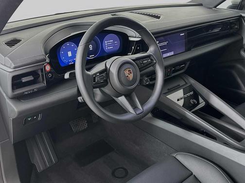 2025 Porsche Macan Macan Electric